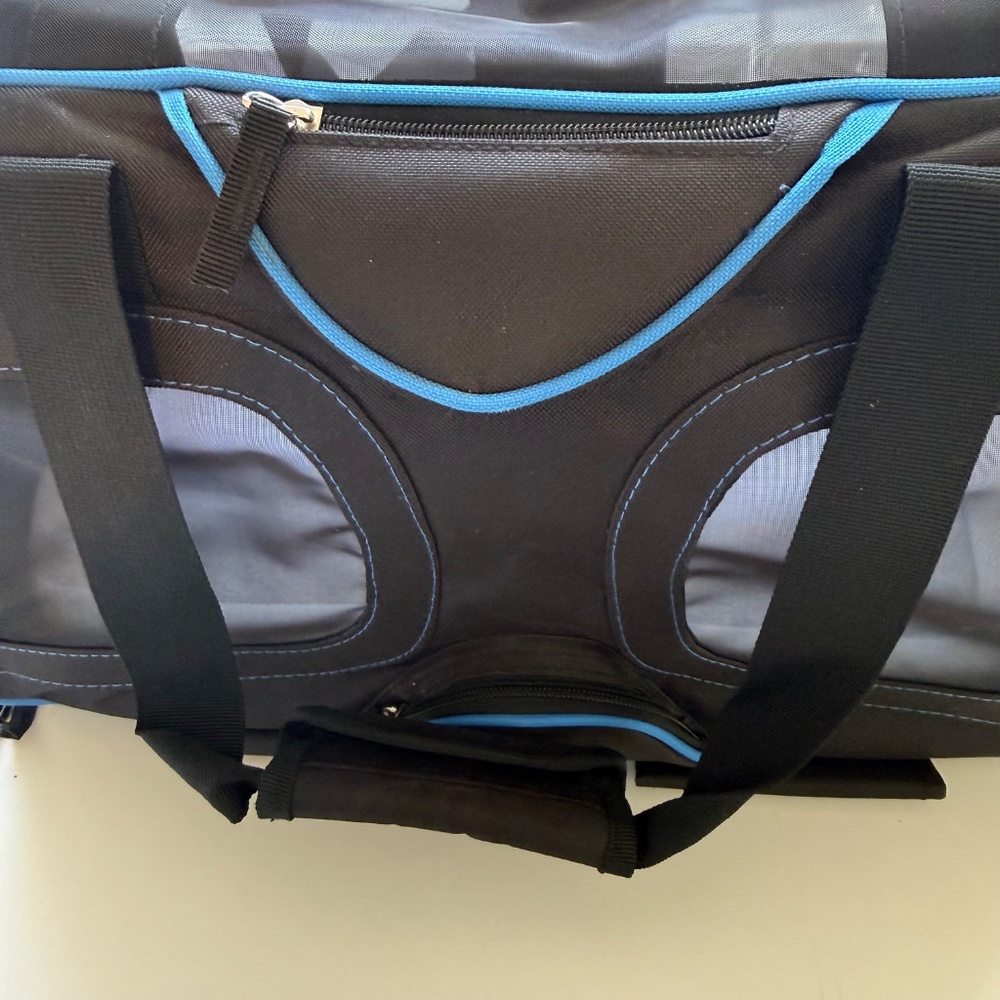 Katziela Luxury Rider Pet Carrier with Removable Wheels Double Telescopic Handle - Picture 7 of 15